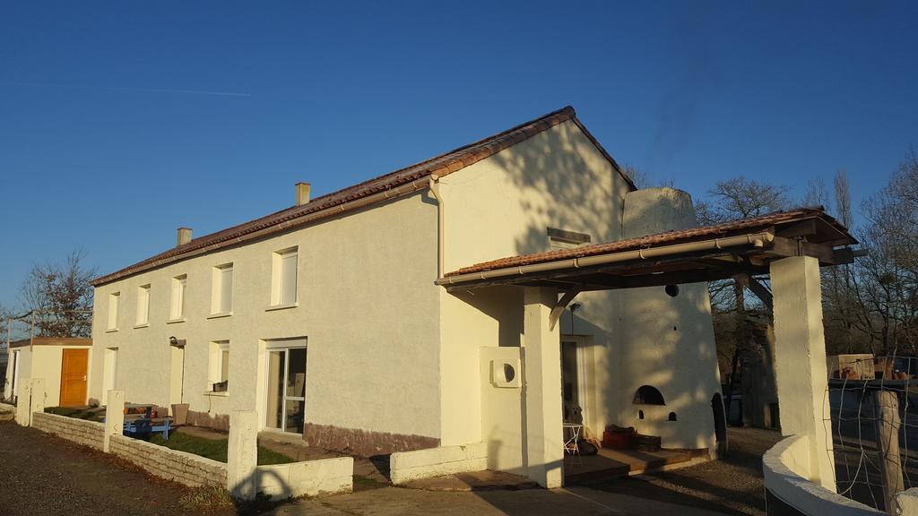 Domaine De L'Etanchet Hotel Saint-Hilaire-le-Vouhis Exterior photo