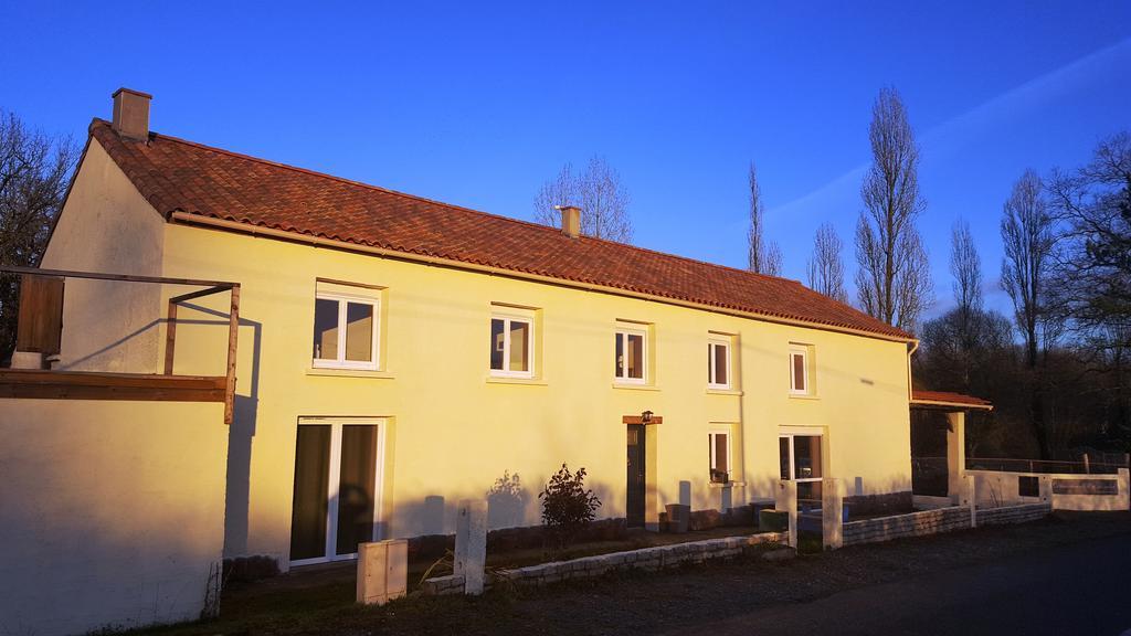 Domaine De L'Etanchet Hotel Saint-Hilaire-le-Vouhis Exterior photo